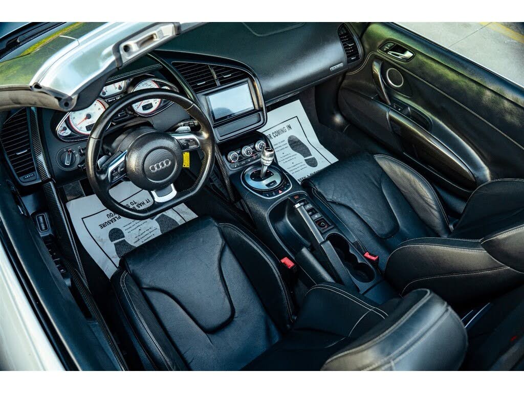 2011 Audi R8 5.2 quattro Spyder AWD photo 18 of 24