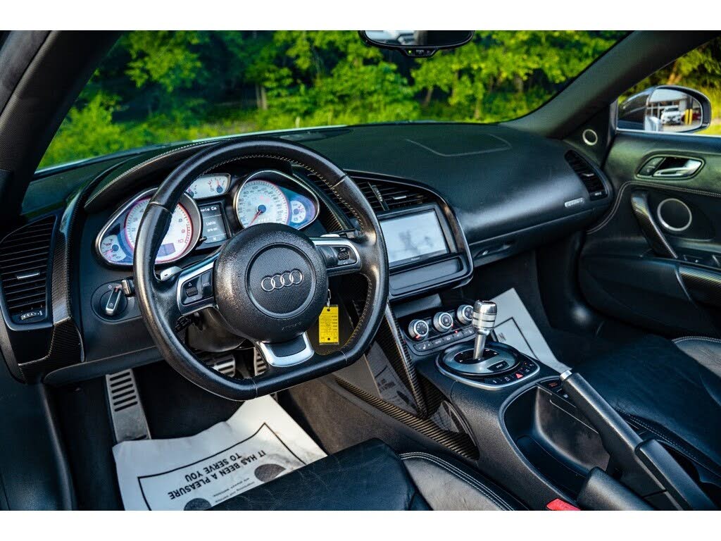 2011 Audi R8 5.2 quattro Spyder AWD photo 24 of 24