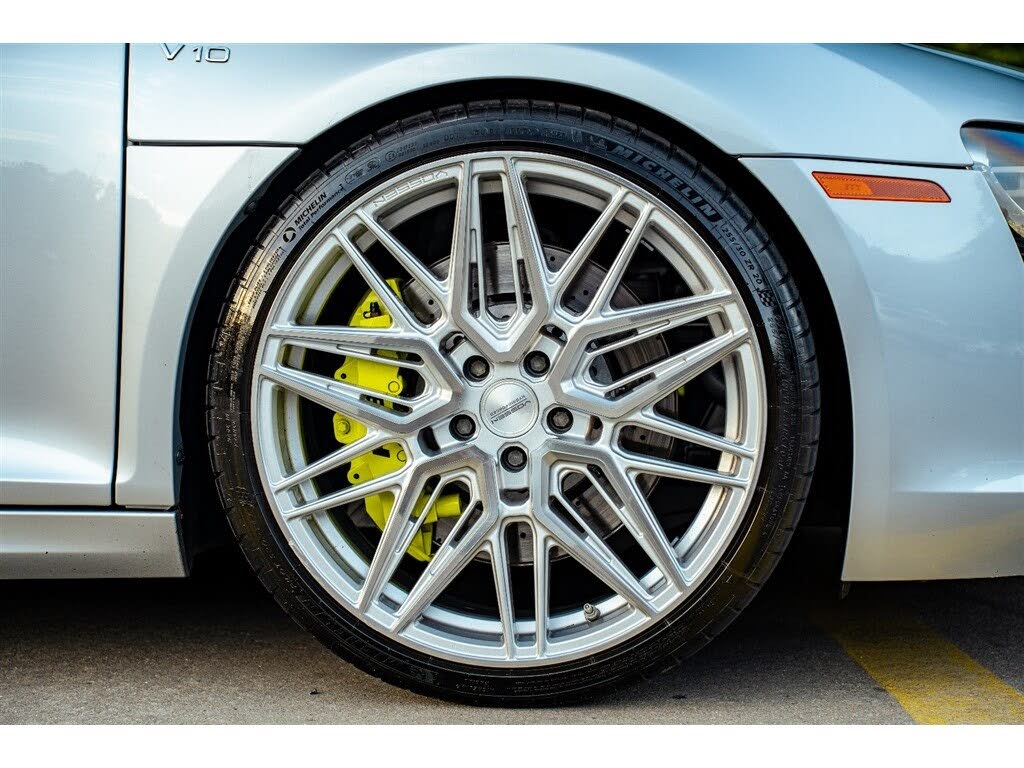 2011 Audi R8 5.2 quattro Spyder AWD photo 9 of 24