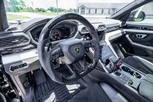 2021 Lamborghini Urus AWD photo 18