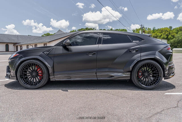 2021 Lamborghini Urus AWD photo 3