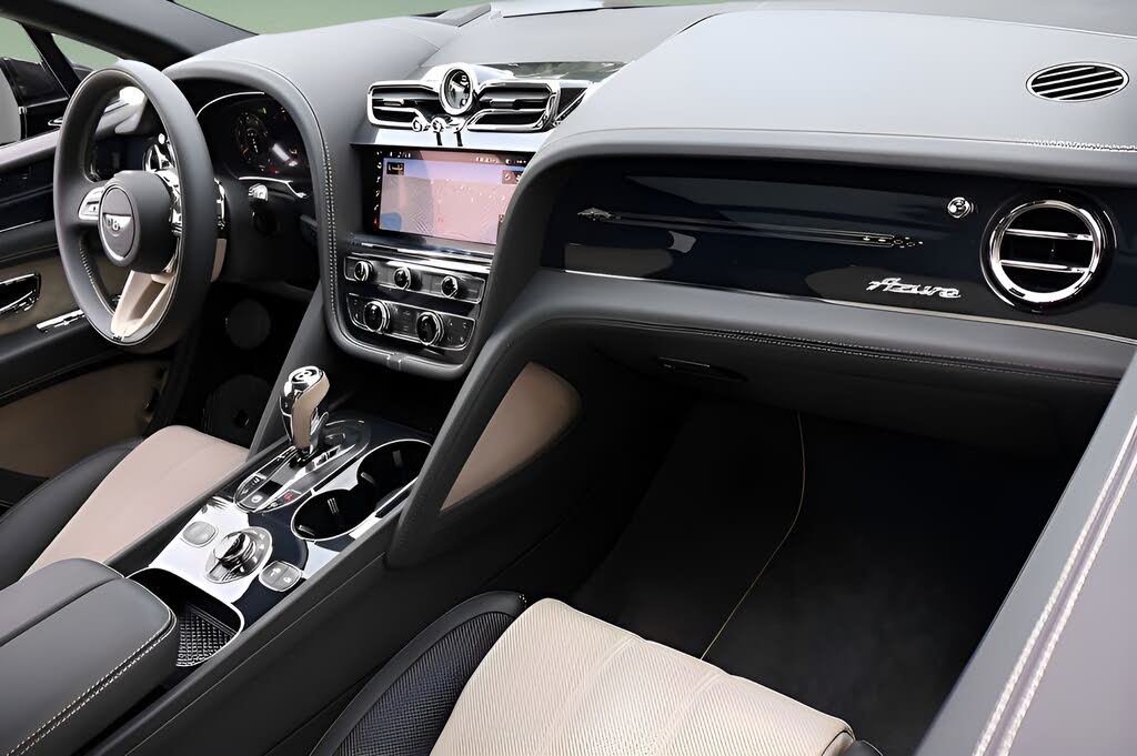 2025 Bentley Bentayga Azure V8 AWD photo 2