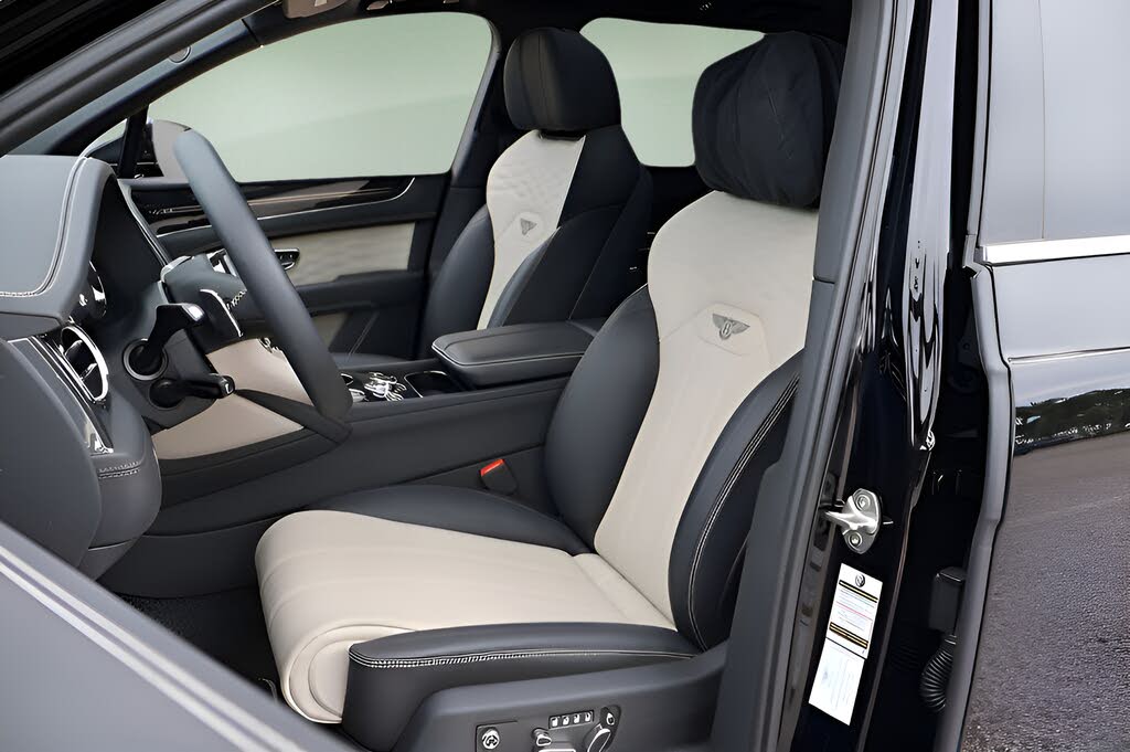 2025 Bentley Bentayga Azure V8 AWD photo 14