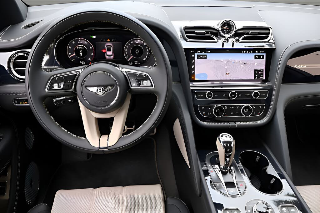 2025 Bentley Bentayga Azure V8 AWD photo 18