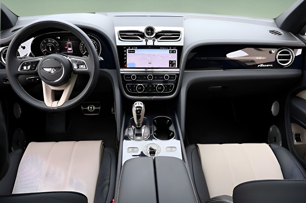2025 Bentley Bentayga Azure V8 AWD photo 4