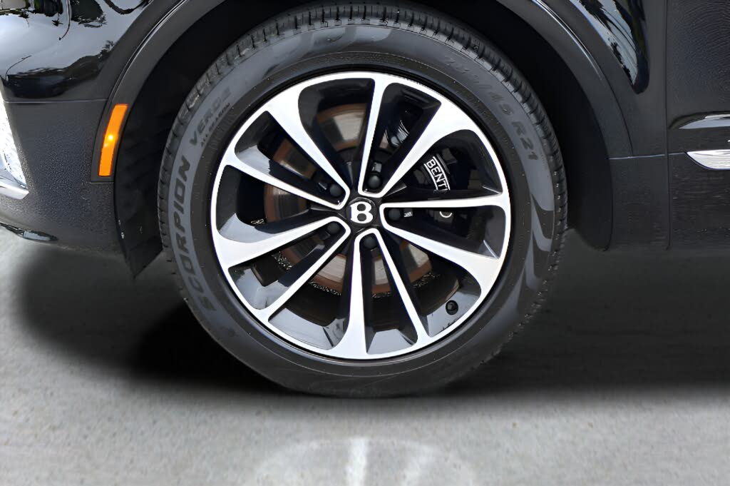 2025 Bentley Bentayga Azure V8 AWD photo 6