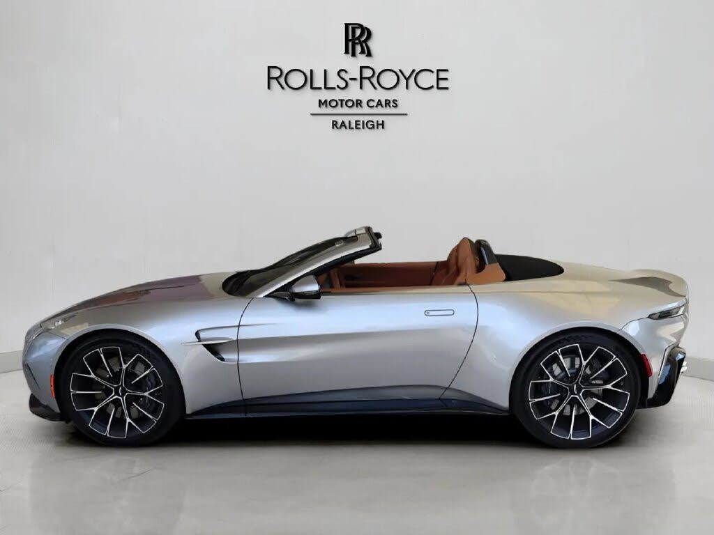2026 Aston Martin Vantage Roadster RWD photo 9
