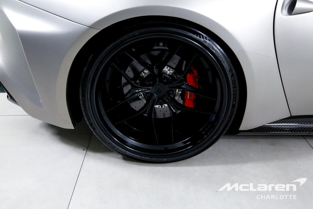 2016 Ferrari F12 Berlinetta Coupe photo 22