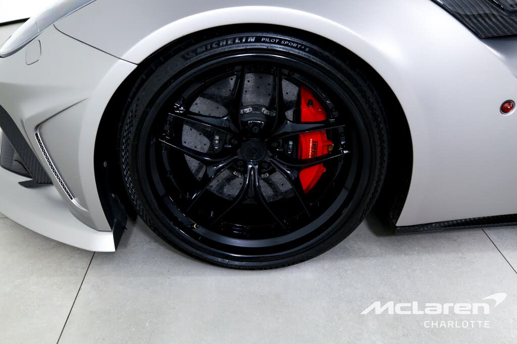 2016 Ferrari F12 Berlinetta Coupe photo 24