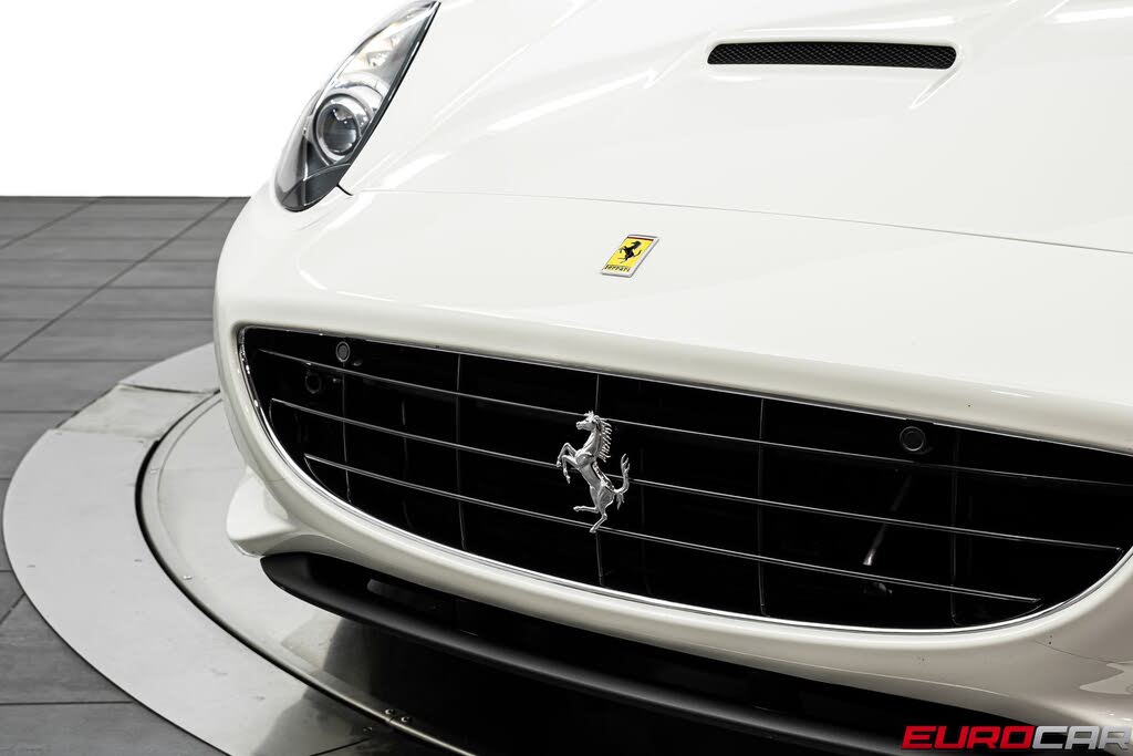 2013 Ferrari California Roadster photo 12