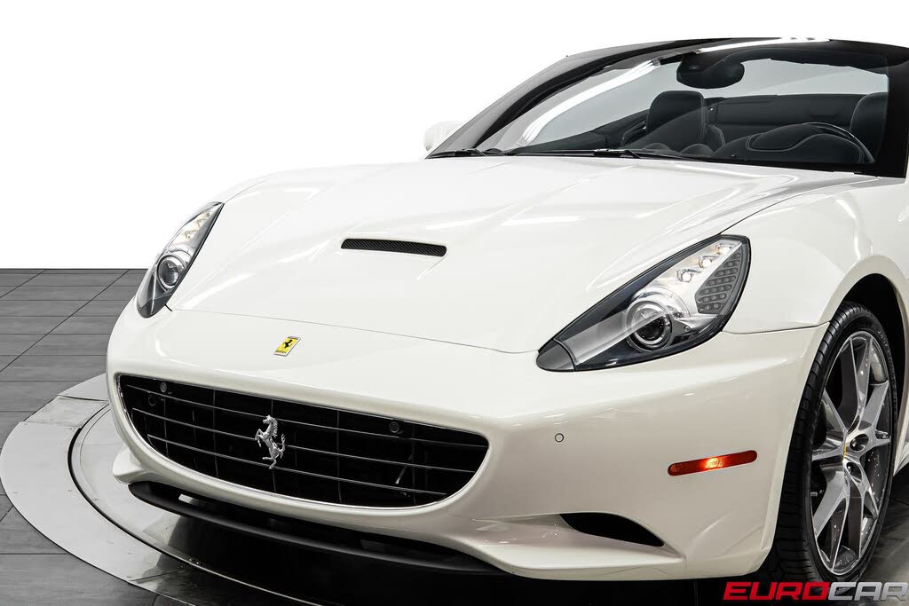 2013 Ferrari California Roadster photo 14