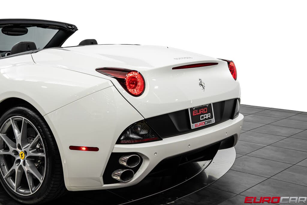 2013 Ferrari California Roadster photo 18