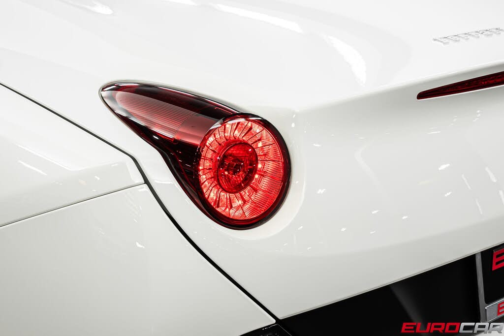 2013 Ferrari California Roadster photo 19