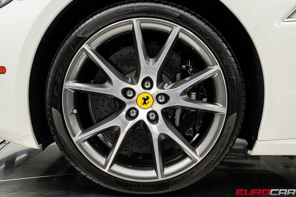 2013 Ferrari California Roadster photo 22