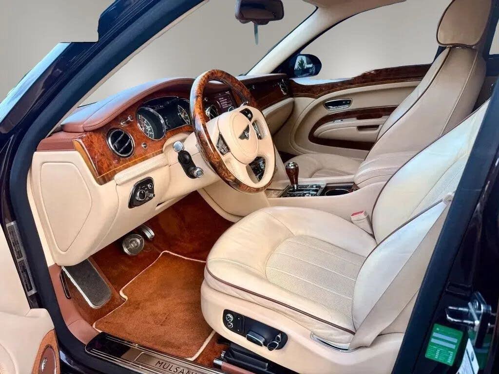 2012 Bentley Mulsanne RWD photo 13