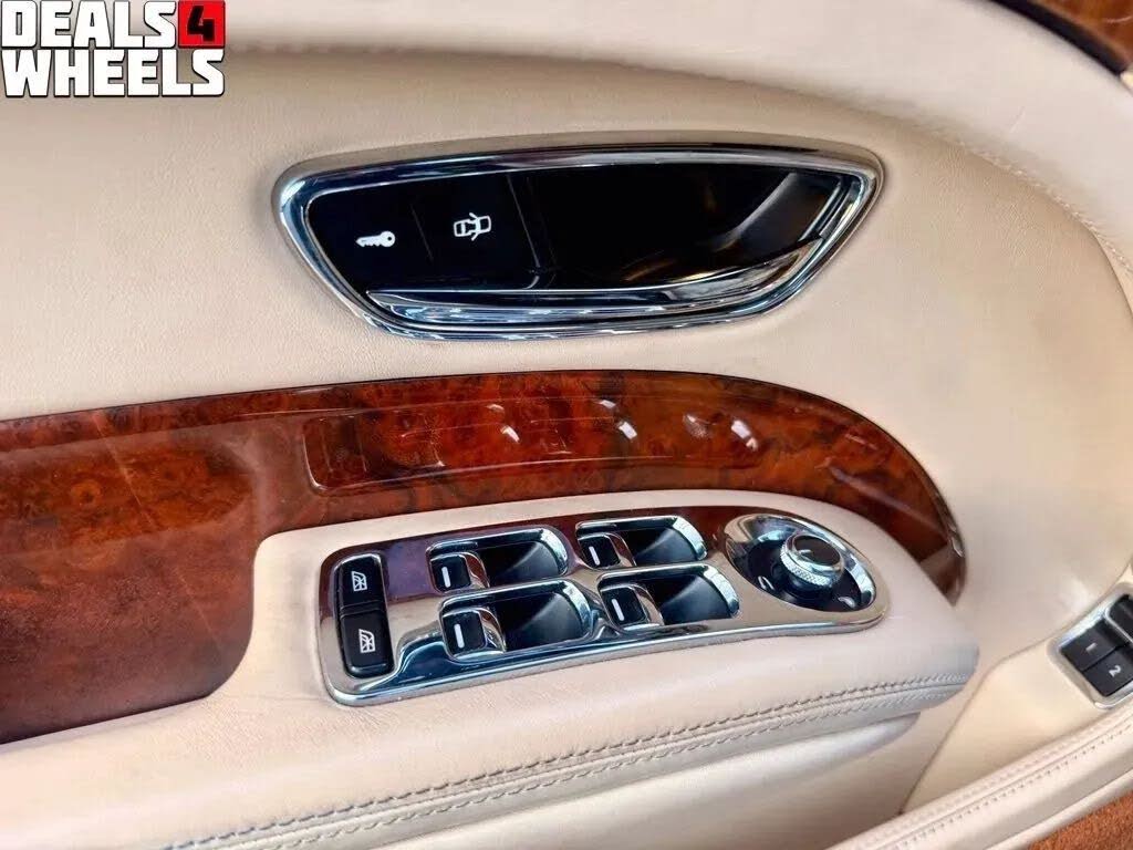 2012 Bentley Mulsanne RWD photo 16