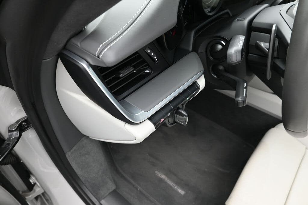 2024 Porsche 911 Turbo S Coupe AWD photo 16 of 24