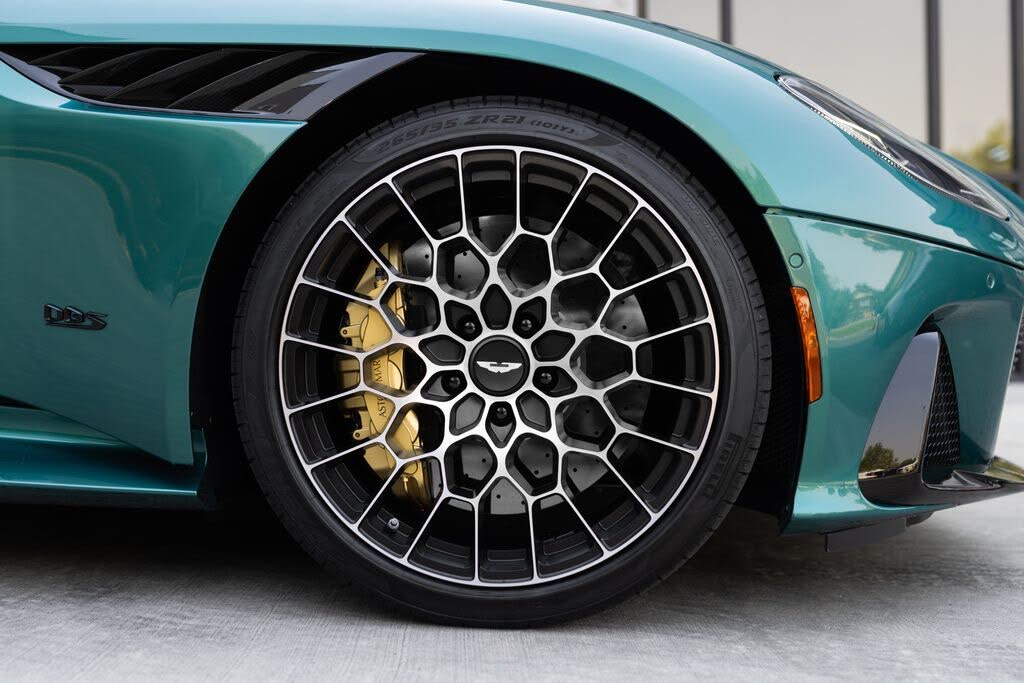 2023 Aston Martin DBS 770 Ultimate Volante RWD photo 4