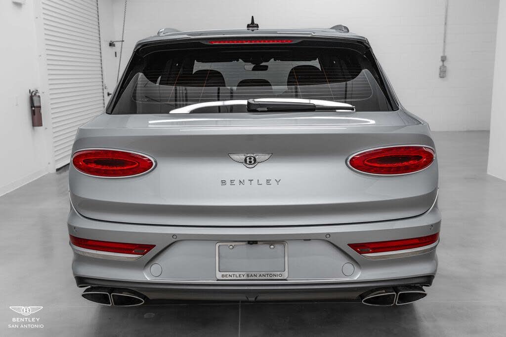 2023 Bentley Bentayga Azure V8 AWD photo 14