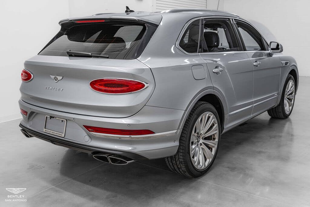 2023 Bentley Bentayga Azure V8 AWD photo 15