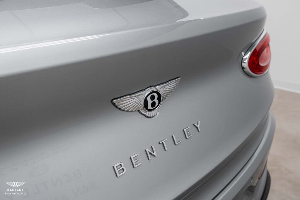 2023 Bentley Bentayga Azure V8 AWD photo 18