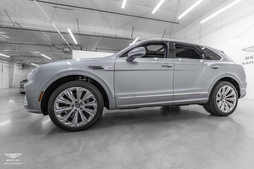 2023 Bentley Bentayga Azure V8 AWD photo 20