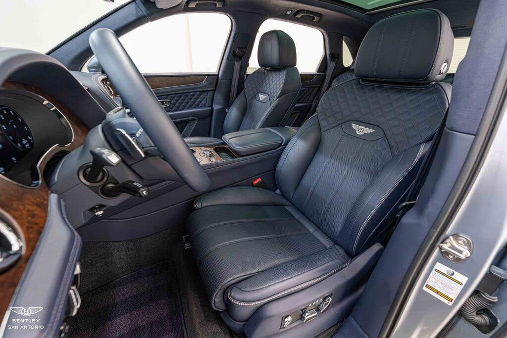 2023 Bentley Bentayga Azure V8 AWD photo 21