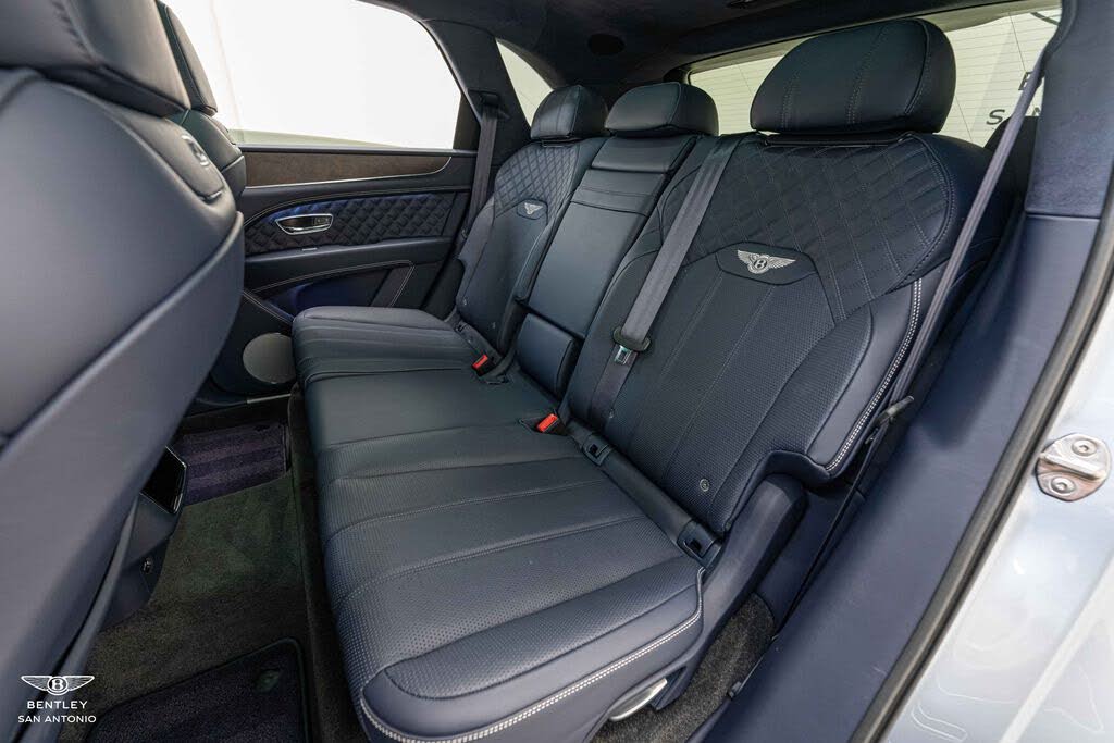 2023 Bentley Bentayga Azure V8 AWD photo 22