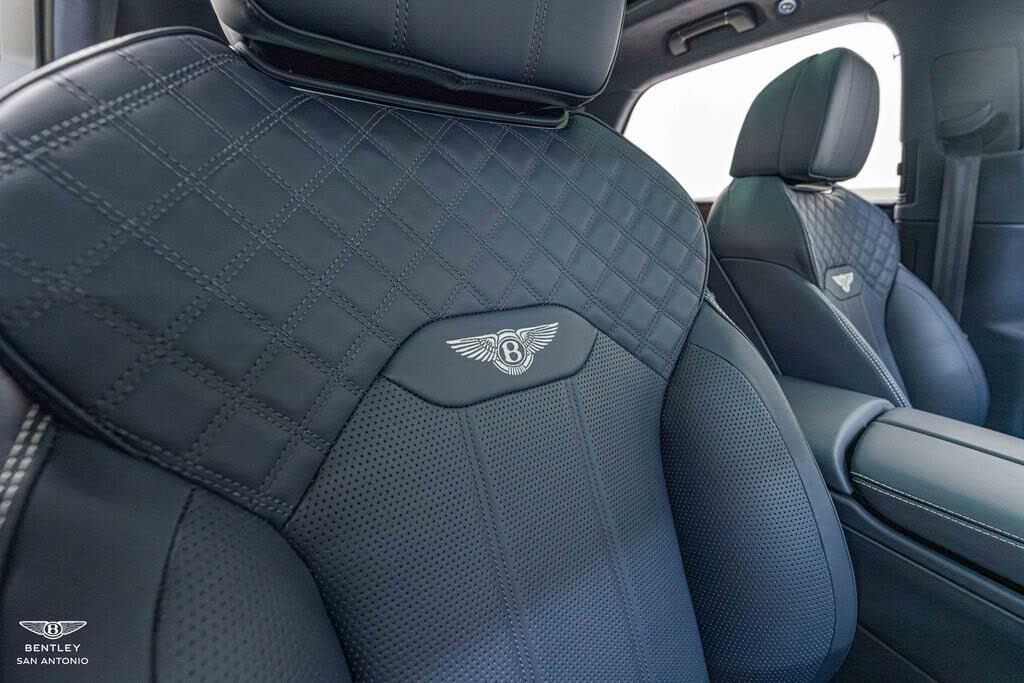 2023 Bentley Bentayga Azure V8 AWD photo 24