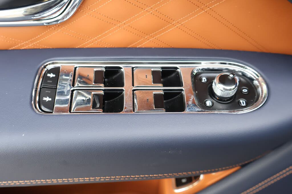 2026 Bentley Bentayga Azure V8 AWD photo 14