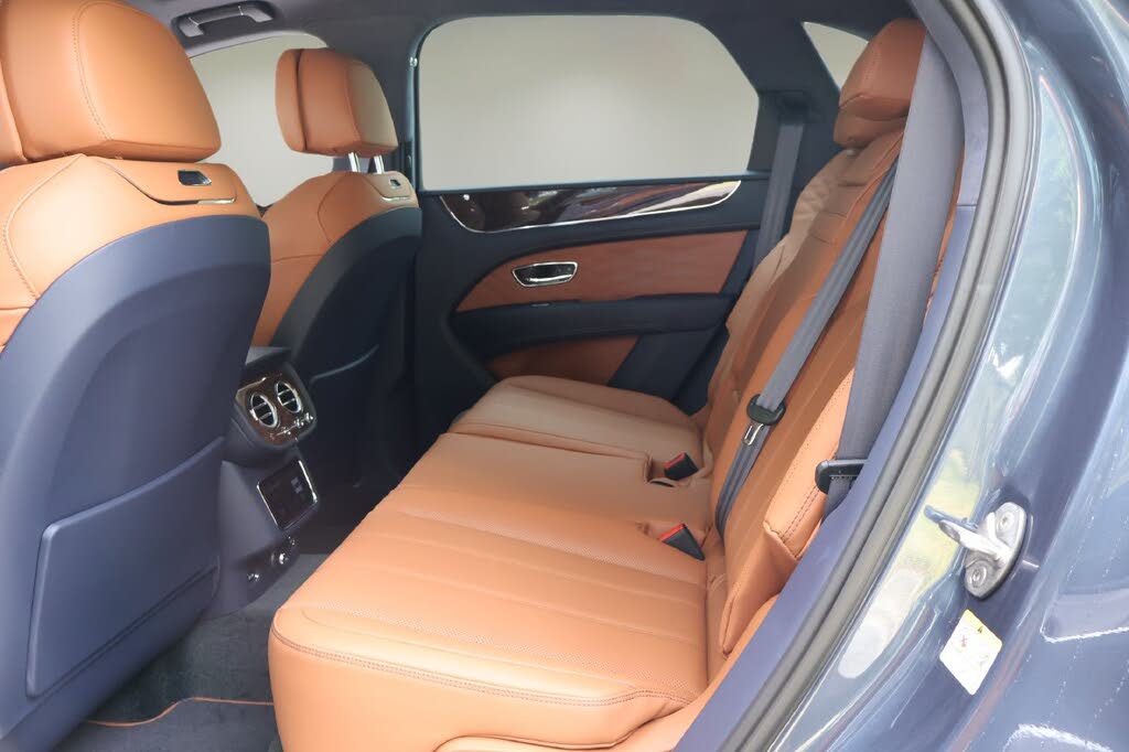 2026 Bentley Bentayga Azure V8 AWD photo 16