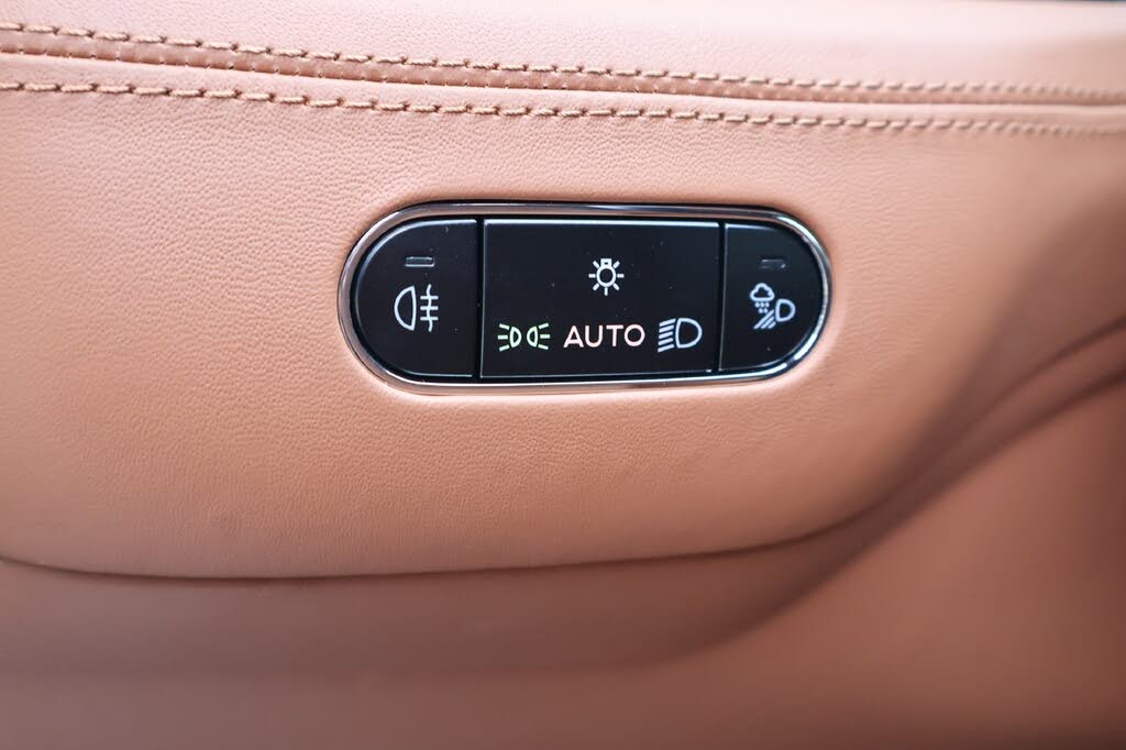 2026 Bentley Bentayga Azure V8 AWD photo 23