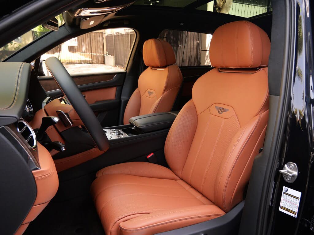 2026 Bentley Bentayga V8 AWD photo 16