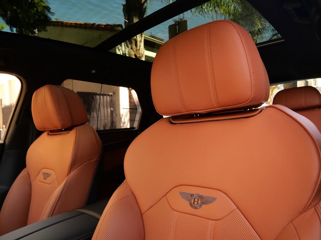 2026 Bentley Bentayga V8 AWD photo 17