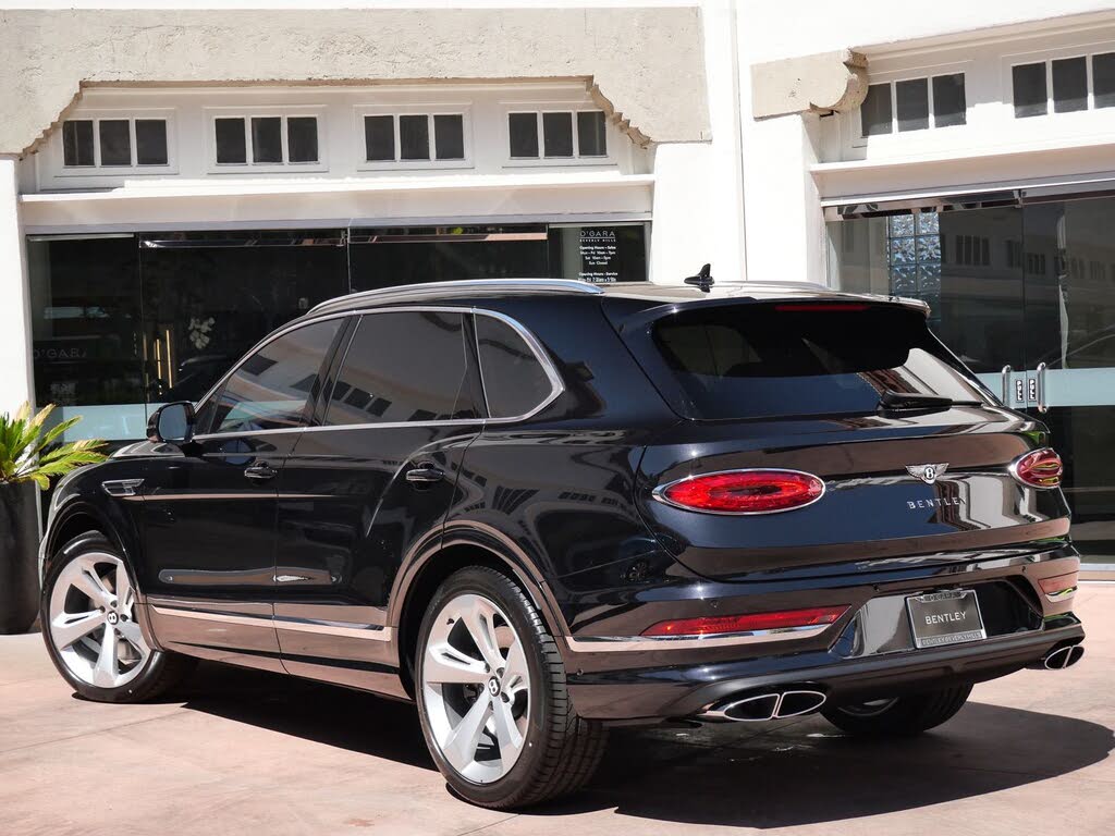 2026 Bentley Bentayga V8 AWD photo 3