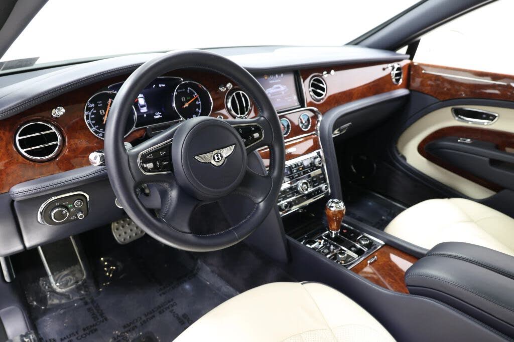 2017 Bentley Mulsanne RWD photo 2