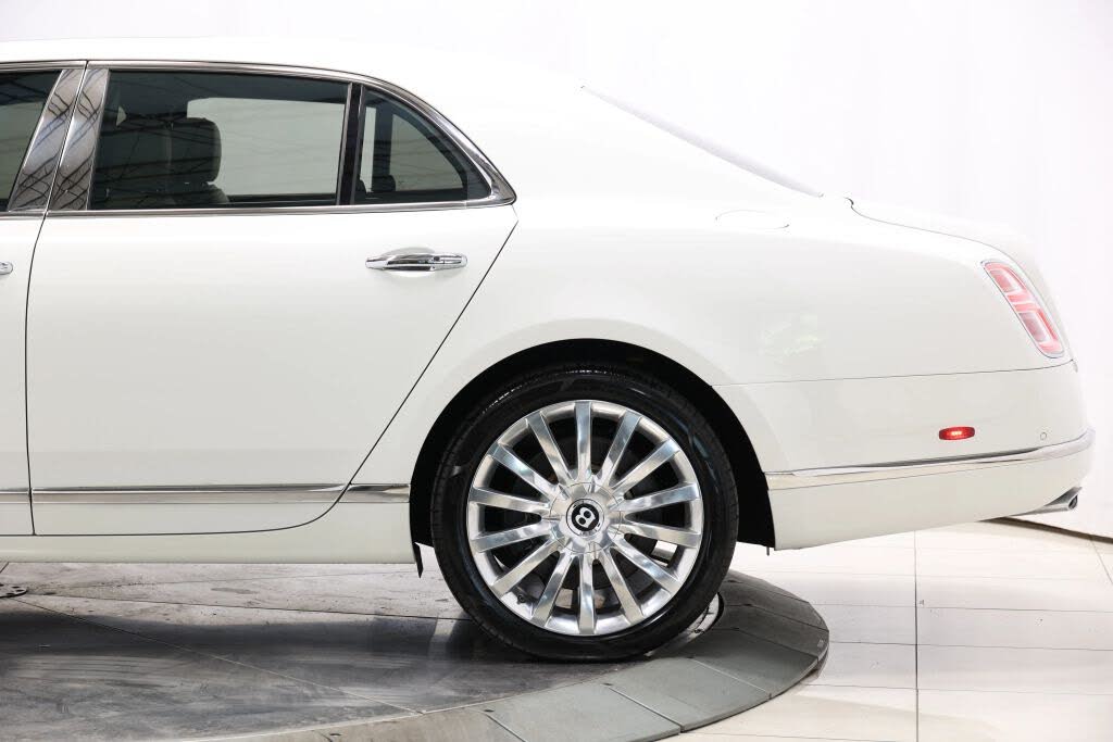 2017 Bentley Mulsanne RWD photo 11