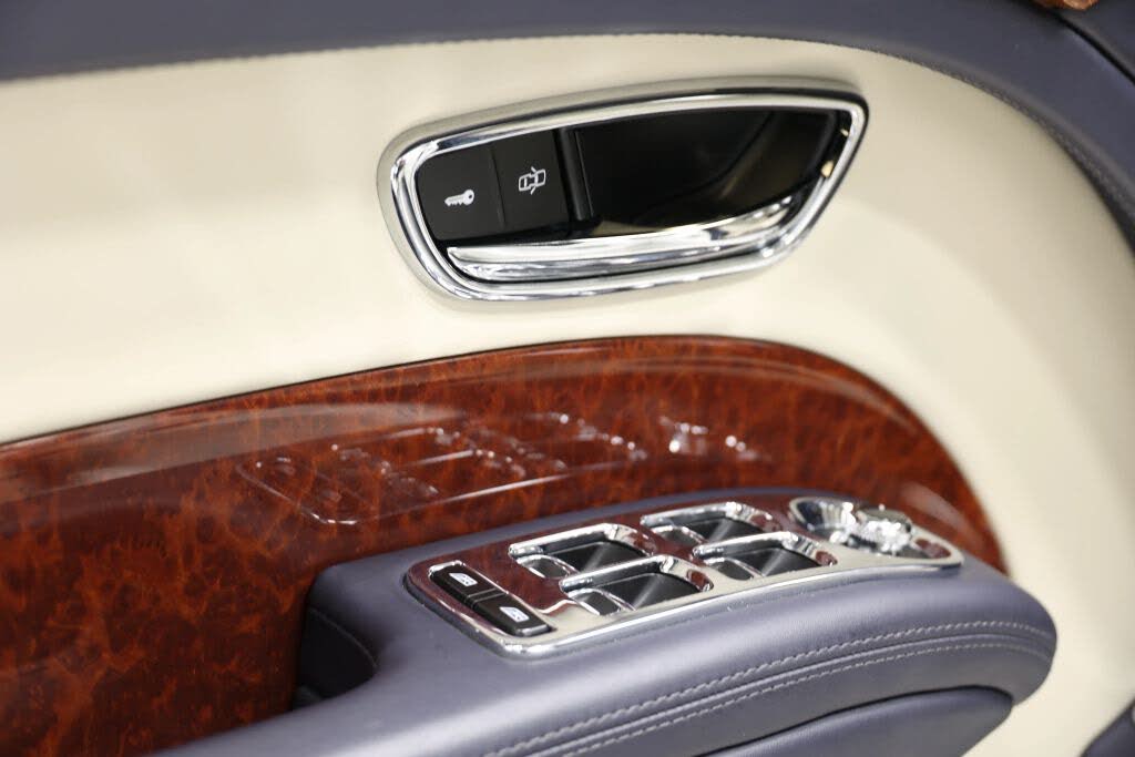 2017 Bentley Mulsanne RWD photo 15