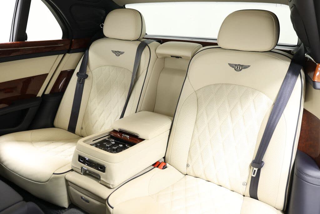 2017 Bentley Mulsanne RWD photo 3