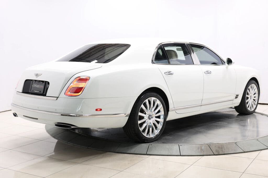 2017 Bentley Mulsanne RWD photo 4