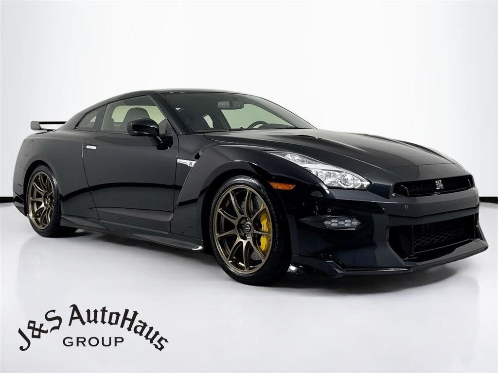 2024 Nissan GT-R T-Spec AWD