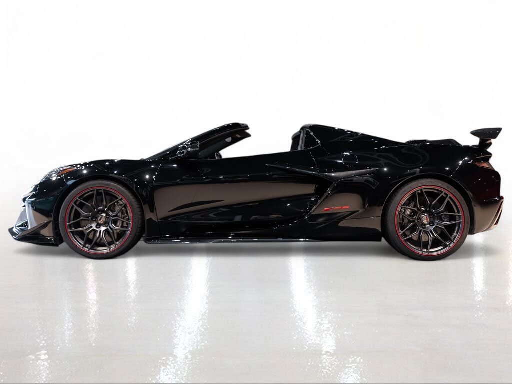 2025 Chevrolet Corvette Z06 3LZ Convertible RWD photo 3