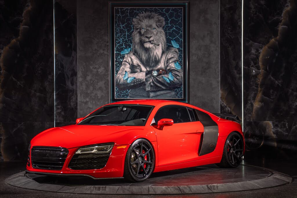 2015 Audi R8 quattro V8 Coupe AWD photo 1 of 24