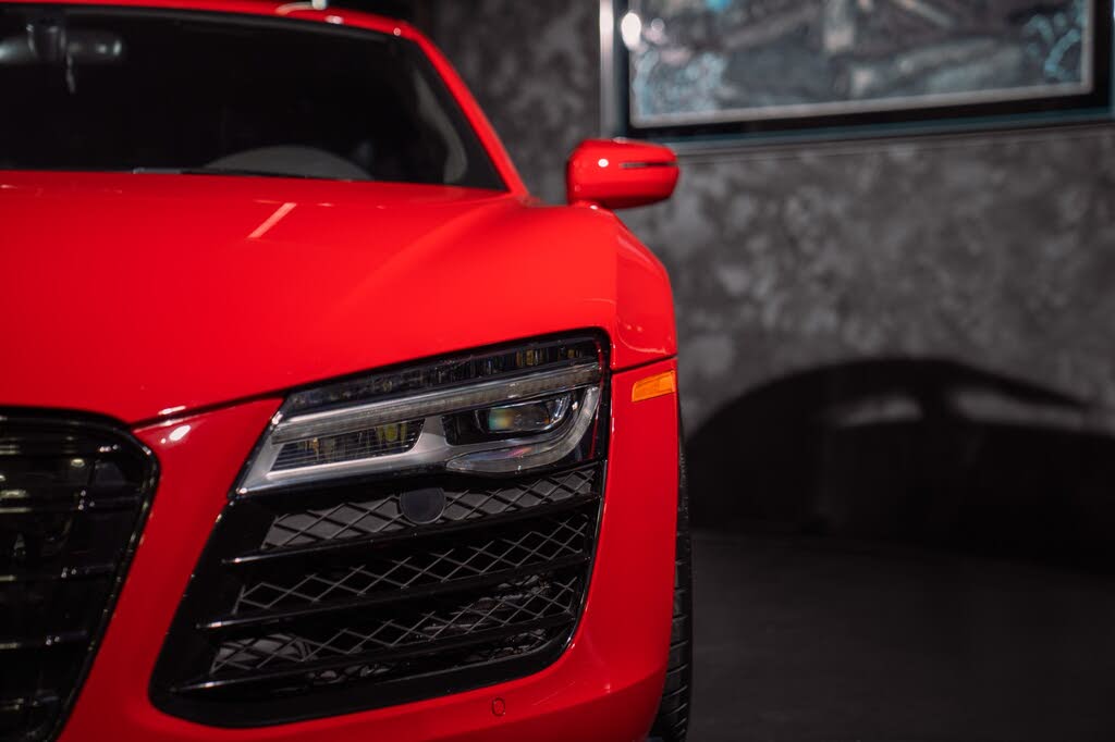 2015 Audi R8 quattro V8 Coupe AWD photo 13 of 24