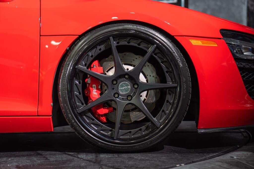 2015 Audi R8 quattro V8 Coupe AWD photo 14 of 24
