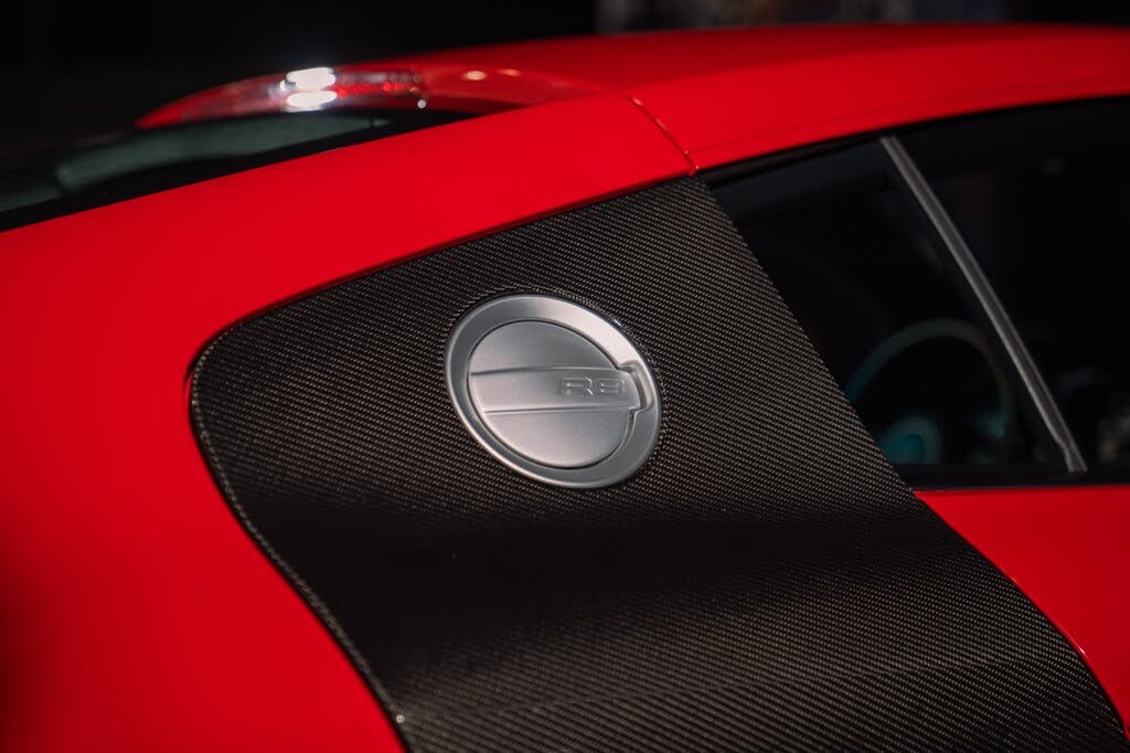 2015 Audi R8 quattro V8 Coupe AWD photo 19 of 24