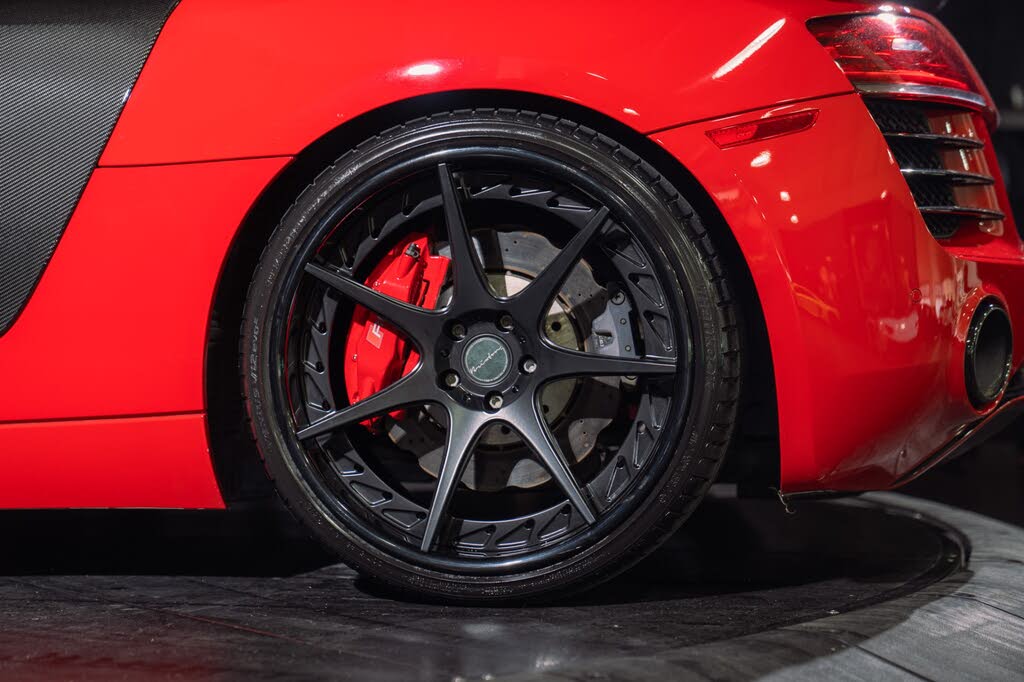 2015 Audi R8 quattro V8 Coupe AWD photo 22 of 24