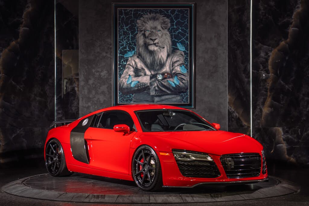 2015 Audi R8 quattro V8 Coupe AWD photo 8 of 24