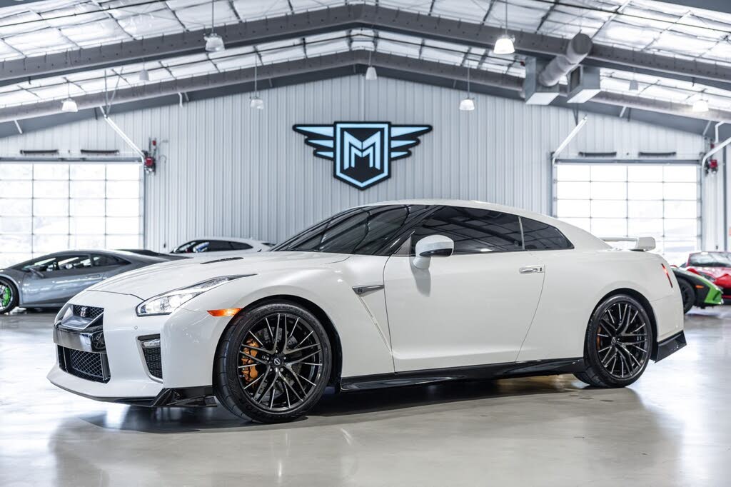 2023 Nissan GT-R Premium AWD - $171,714