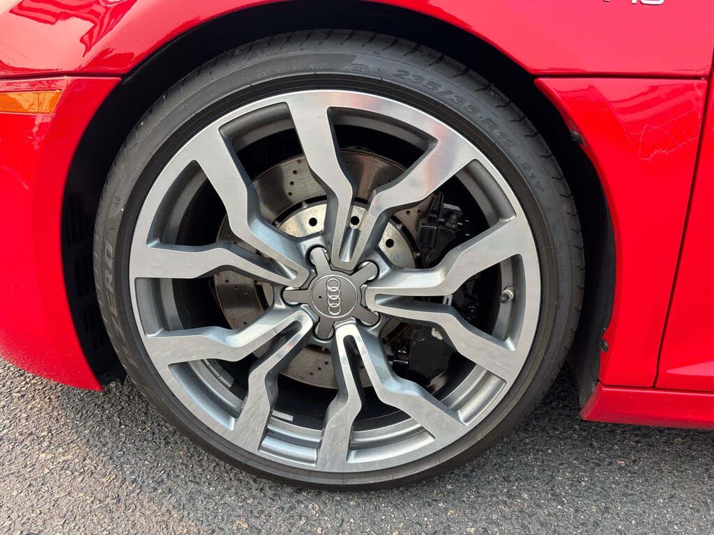 2012 Audi R8 5.2 quattro Coupe AWD photo 9 of 24